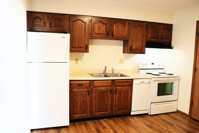 Building Photo - Kettle River Town Homes