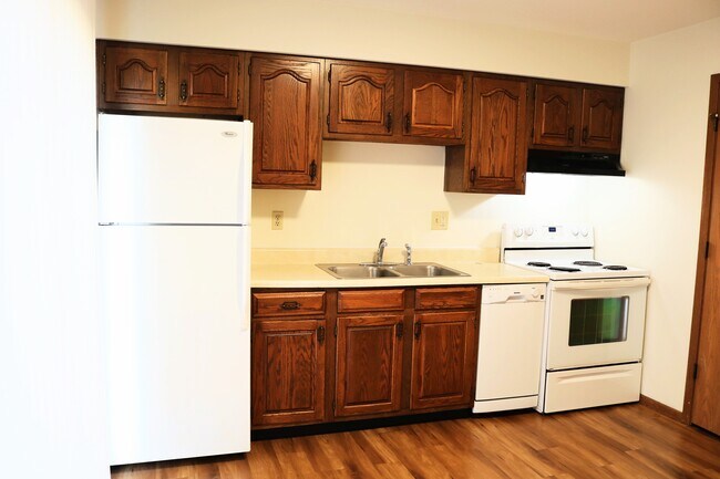 Foto del edificio - Kettle River Town Homes