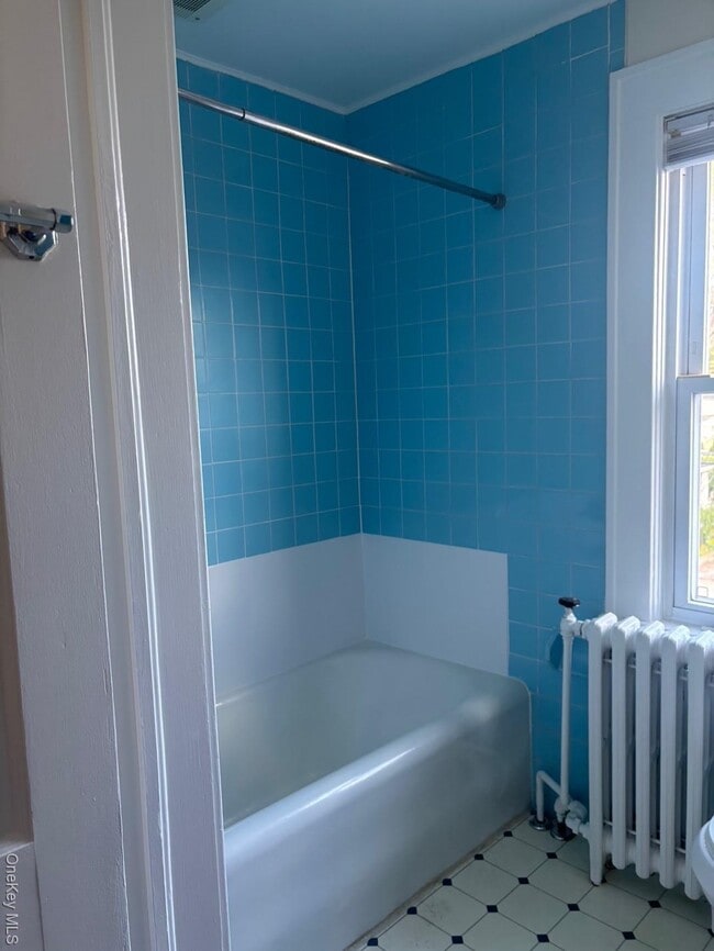 Building Photo - 15 Miller St