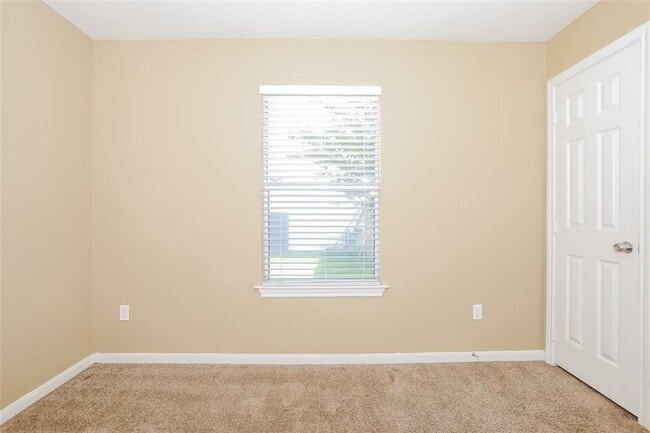Foto del edificio - 15631 Donnet Ln