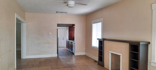 Foto del edificio - 1344 E Moreland St