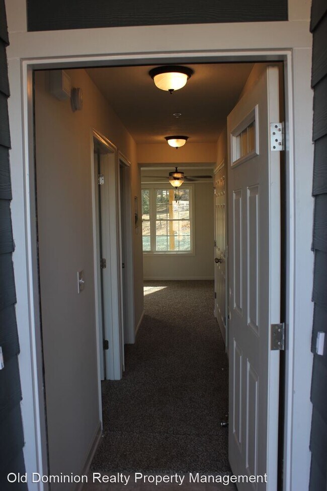 Foto del edificio - 1 br, 1 bath House - 1431 Taylor Grove Lan...