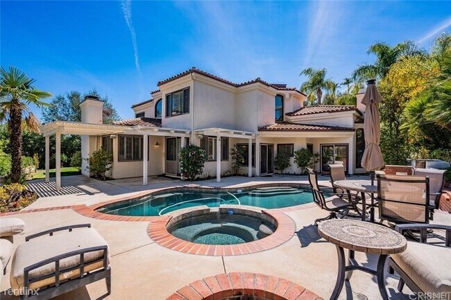 Foto del edificio - 5 br, 5 bath House - 24923 Lorena Dr