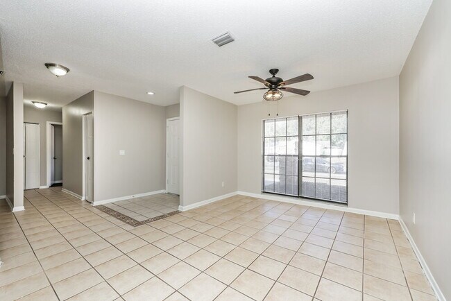 Foto del edificio - 16536 Forestlake Dr