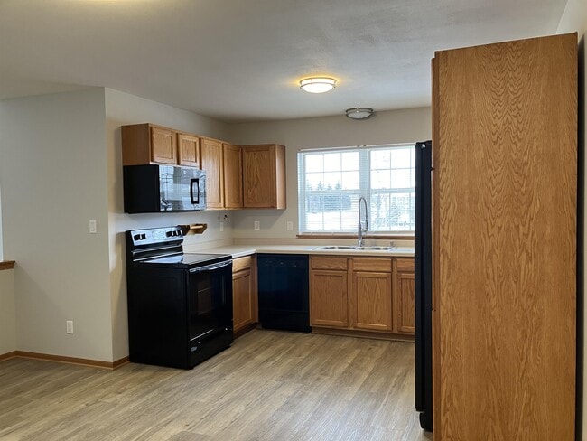 Building Photo - 1442 Oriole Dr