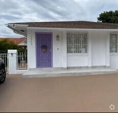 Building Photo - 3353 SW 26th St