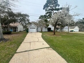 Building Photo - 41 3rd Ave