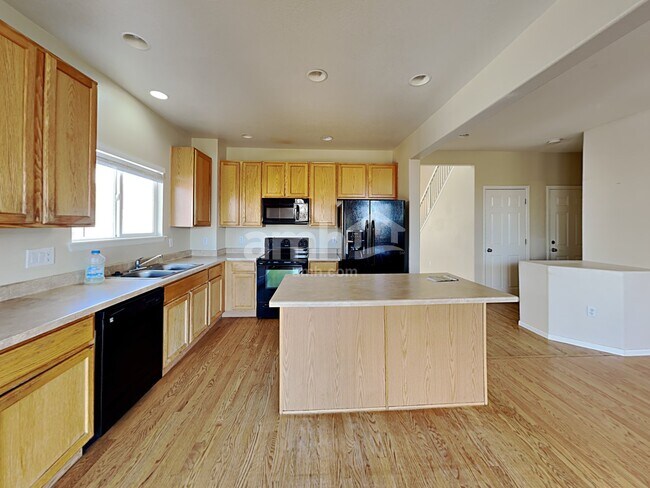 Building Photo - 4073 S Riviera Street