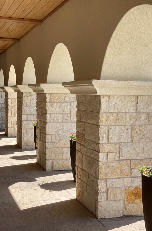 Avery Oaks Apartments Austin, TX