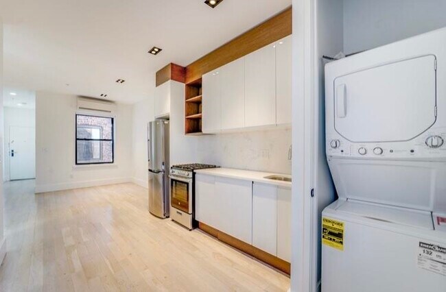 Foto del edificio - 32 Magnolia Ave