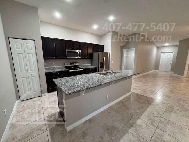 Foto del edificio - 795 Carousel St SE