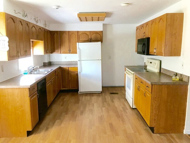 Foto del edificio - 52 Montrose Station Rd