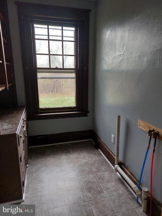 Building Photo - 503 Brower Ave