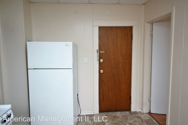 Building Photo - 1957 Snyder Ave