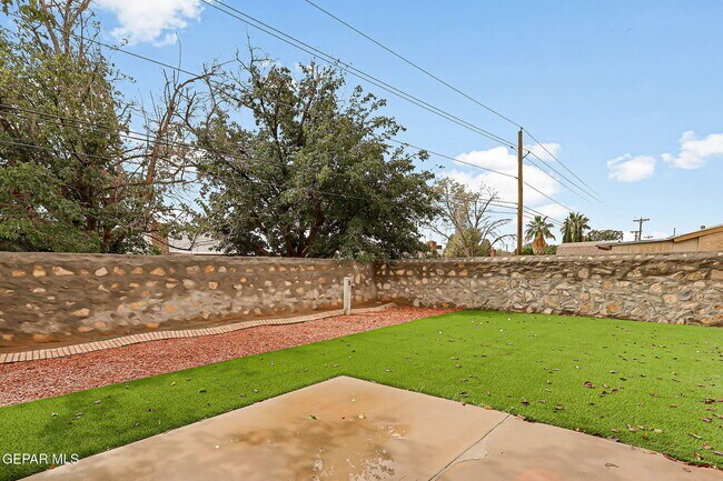 Foto del edificio - 10914 Pelhem Rd