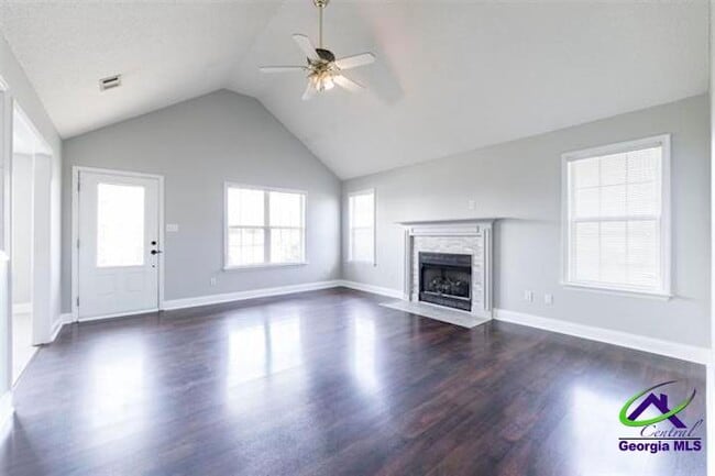 Building Photo - 104 Brittland Dr