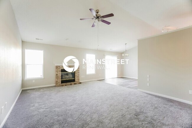 Foto del edificio - 3 Bedroom Pet-Friendly Home in INDIANAPOLIS, IN with Main Street Renewal
