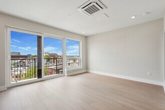 Interior Photo - The Lyle on Broad