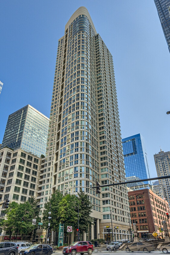 Primary Photo - 345 N La Salle Dr