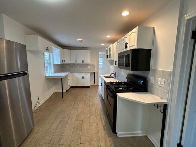 Foto principal - 94 Carlton Ave