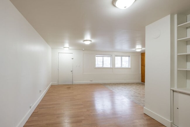 Building Photo - 2 BED 1 BATH DUPLEX IN ST ANTHONY