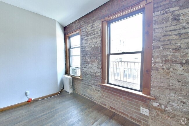 Building Photo - 410 E 13th St