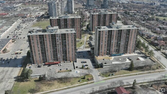  - 75 Charolais Boulevard