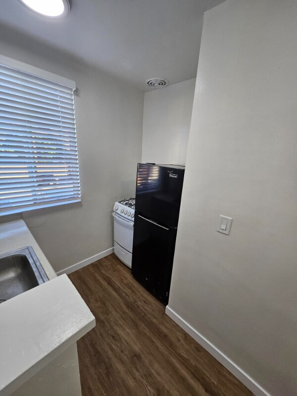 14926 Hawthorne Blvd Unit 123, Lawndale, CA 90260 Room for Rent in