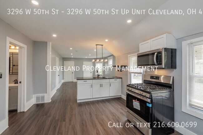 Building Photo - Newly Renovated West Cleveland Duplex