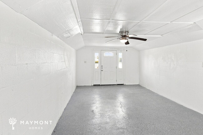 Building Photo - 228 Barracuda St