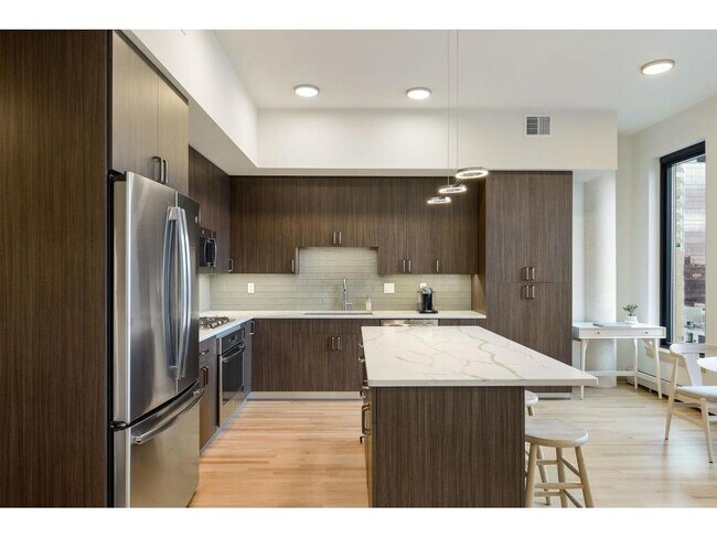 Foto del edificio - 740 Portland Ave