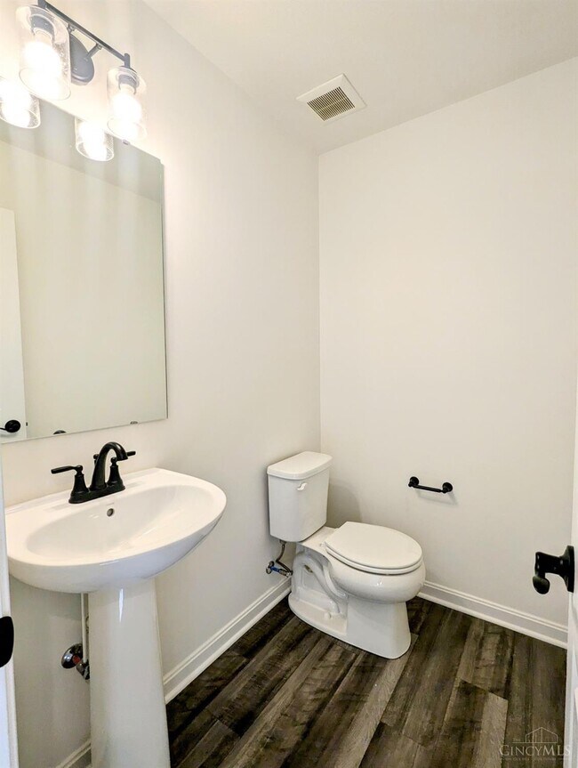 Building Photo - 3380 Sunbeam Pl