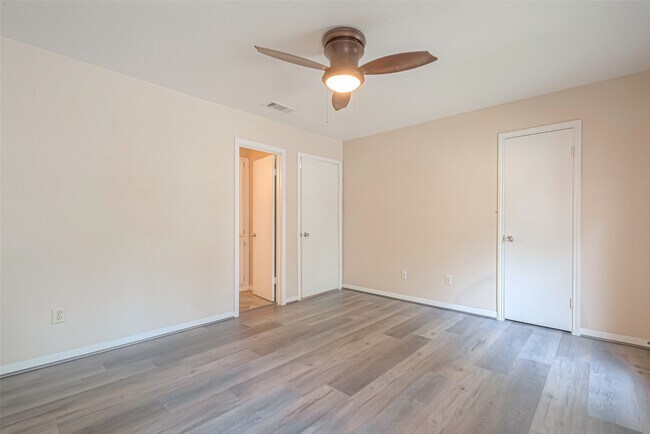 Foto del edificio - 10217 Longmont Dr