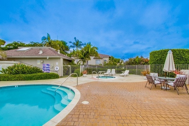 Building Photo - 6745 Fashion Hills Blvd