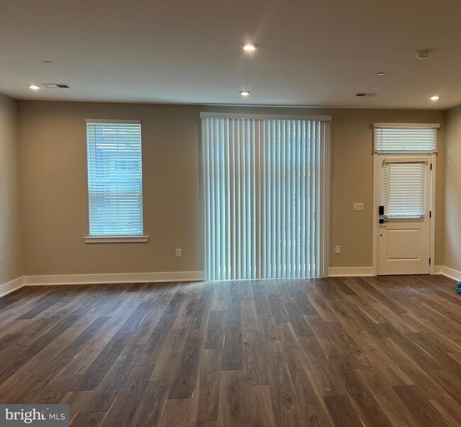 Building Photo - 2106 Donatello Dr