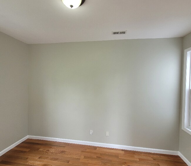 Building Photo - 893 Hunterdon St