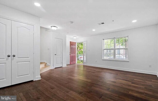 Foto del edificio - 12710 Horseshoe Bend Cir
