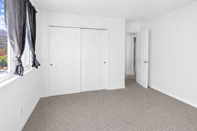 Foto del edificio - 94 Mountain Shadows Ln
