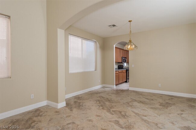 Foto del edificio - 5242 Spring Canyon St