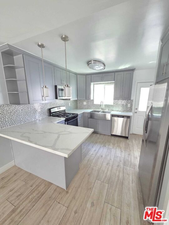 Foto del edificio - 5341 Vantage Ave