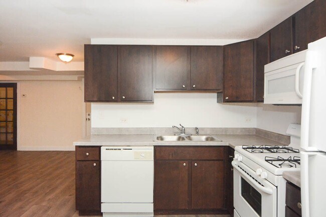 Foto del edificio - 2526 N Kedzie Blvd