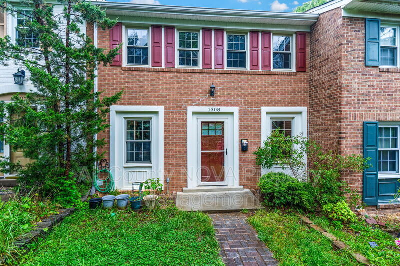 Primary Photo - 1308 Mead Terrace