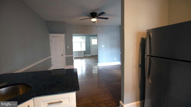 Foto del edificio - 5815 Larchwood Ave