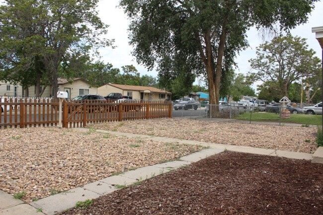 Foto del edificio - 3 BR/ 1 BA Ranch home in Commerce City!