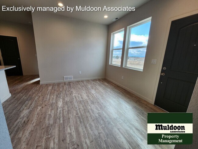 Foto del edificio - Available now! New Duplex Home in Pueblo West!