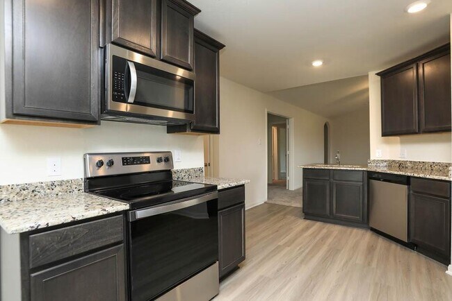 Building Photo - 424 Elaine Vly Dr