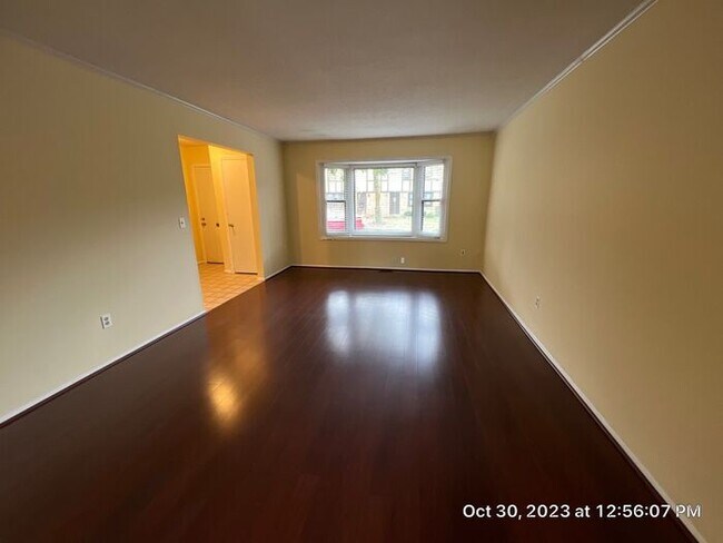 Building Photo - Olentangy Condominiums 2 Bedroom