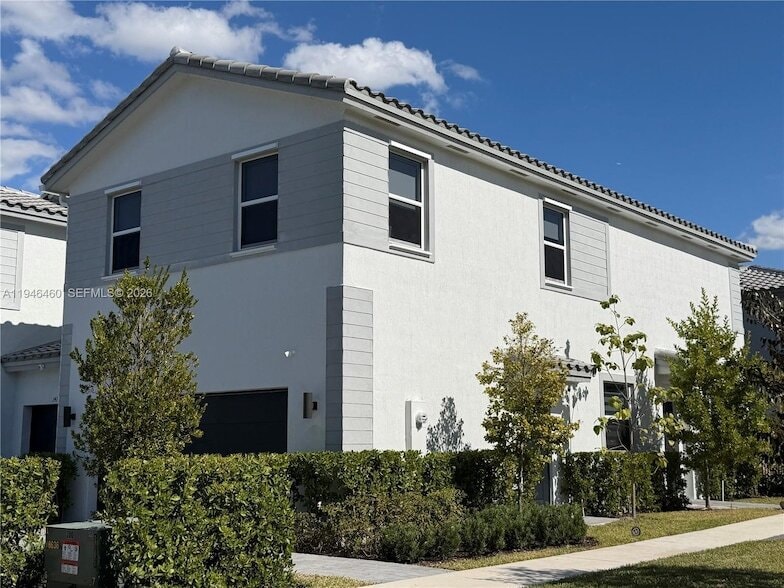 Photo - 145 SW 184th Place Unit