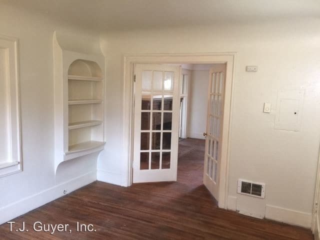 Building Photo - 1 br, 1 bath Apartment - 1767 SW Snively Ave