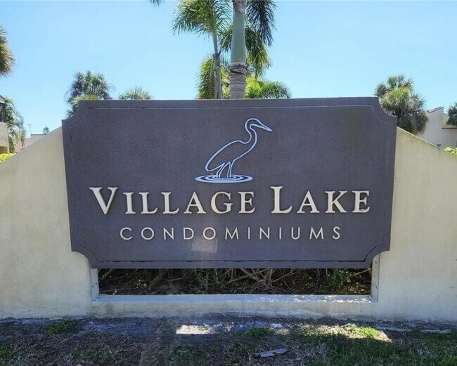 Building Photo - 2.0 bedroom in St.Petersburg Florida 33716
